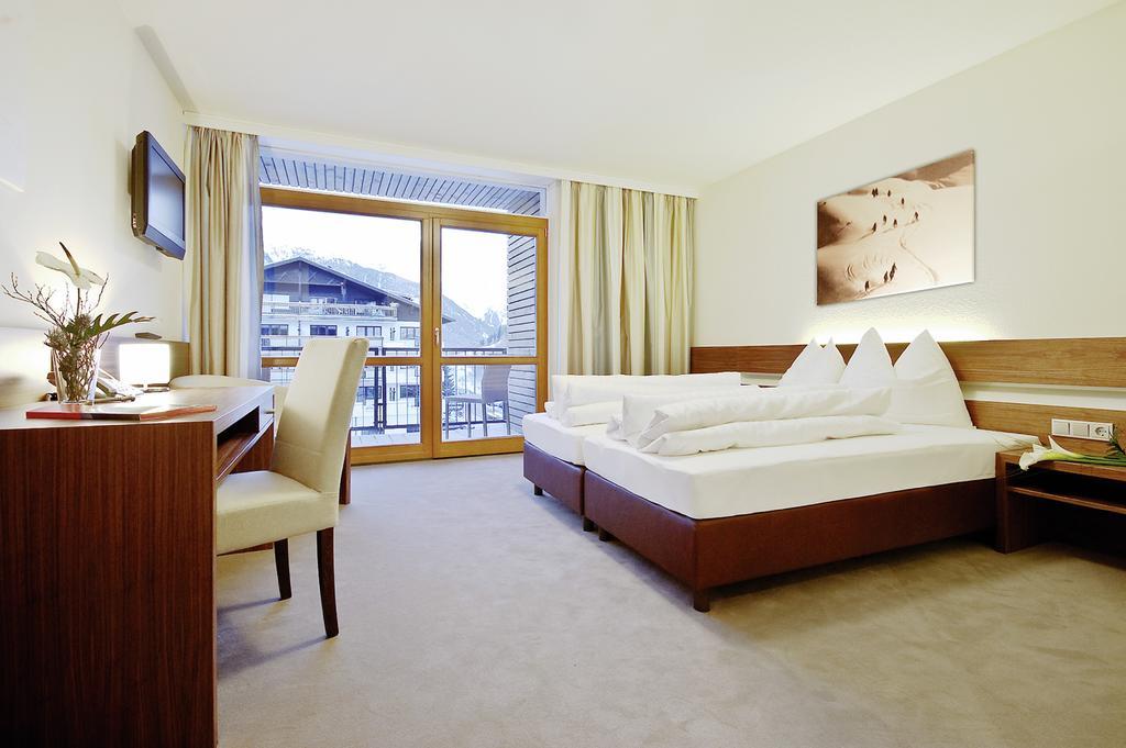 Hotel Rundeck Sankt Anton am Arlberg Room photo